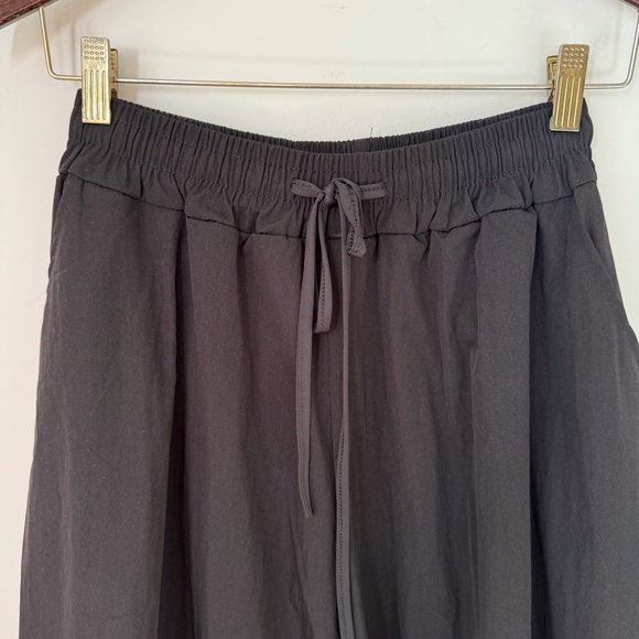 Balloon pants stretchyelastic waist pockets. Black - Picture 2 of 5